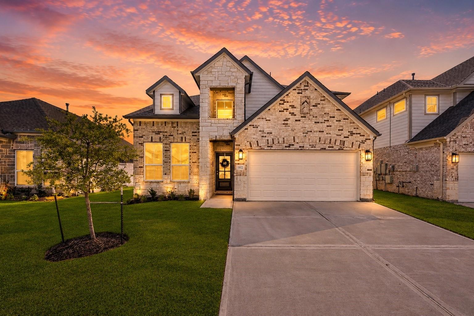 11822 Maple Oak Drive