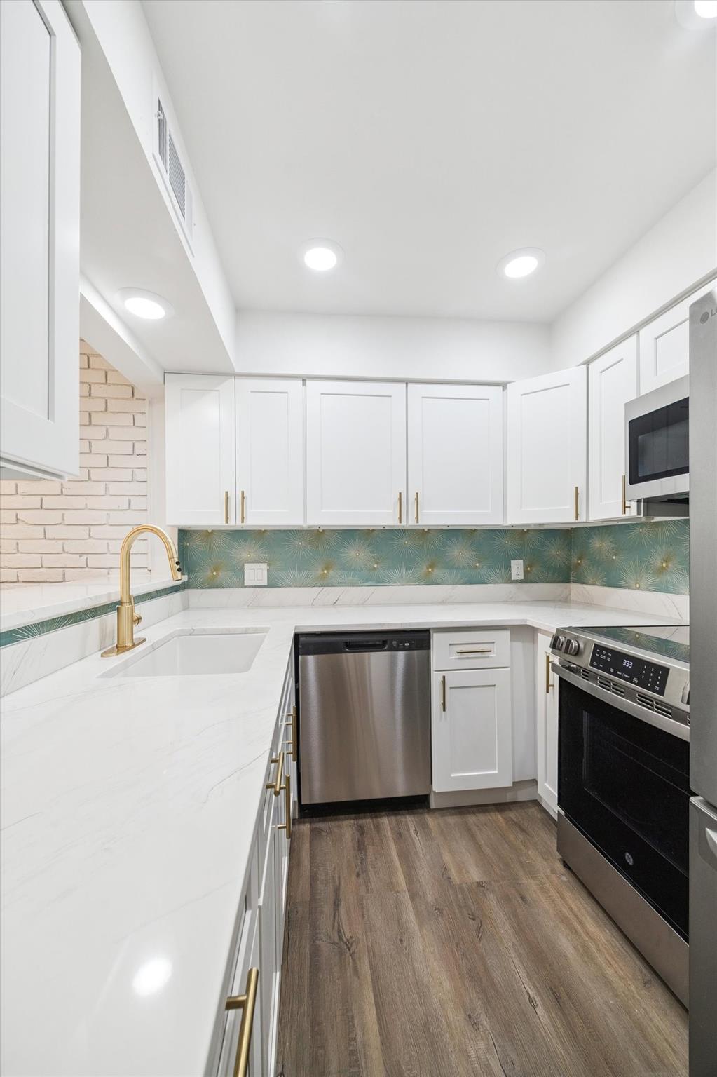 903 Wax Myrtle Lane