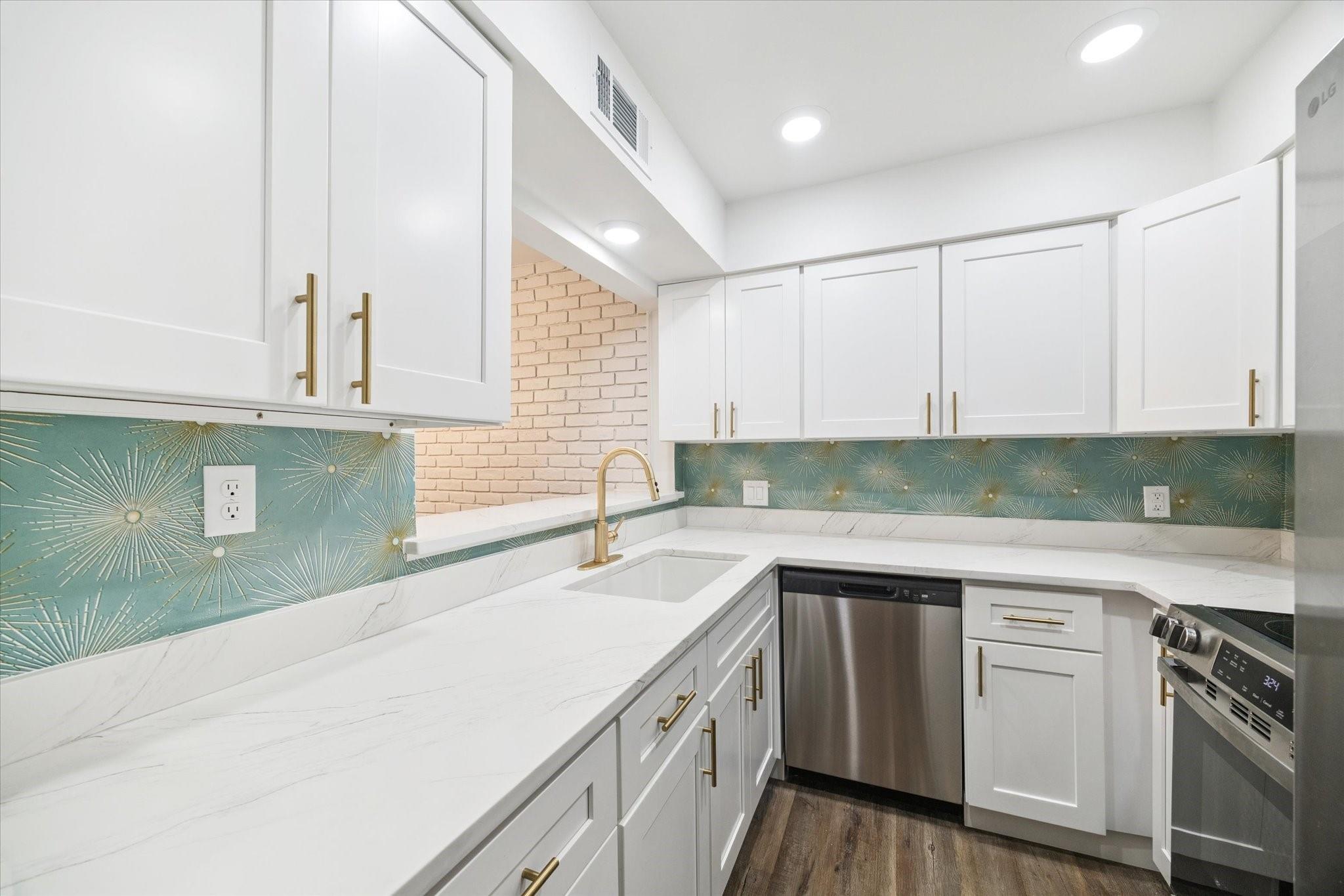 903 Wax Myrtle Lane