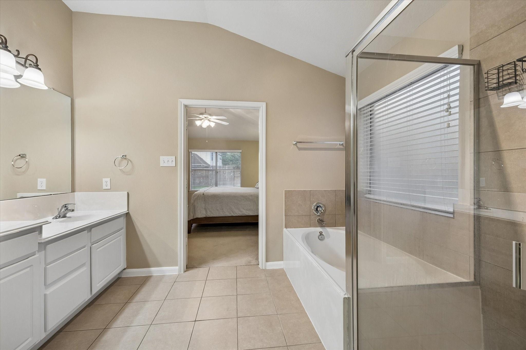 4419 Desert Cliff Ct Court