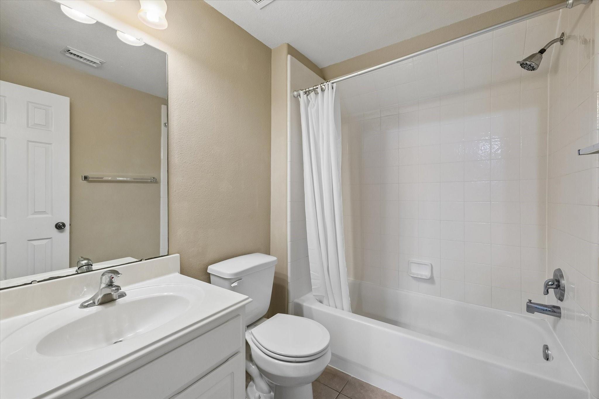 4419 Desert Cliff Ct Court