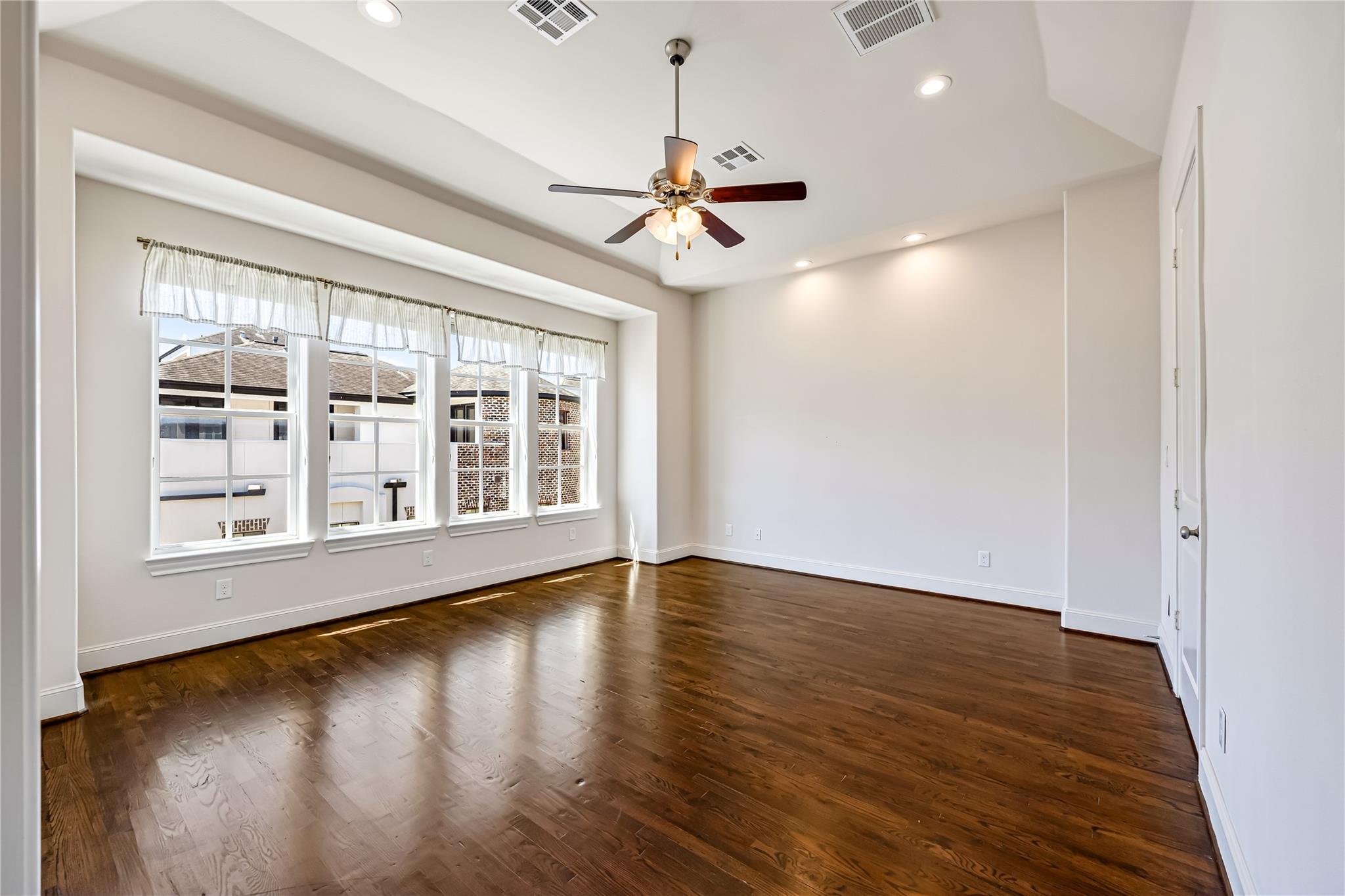 5628 Cohn Terrace