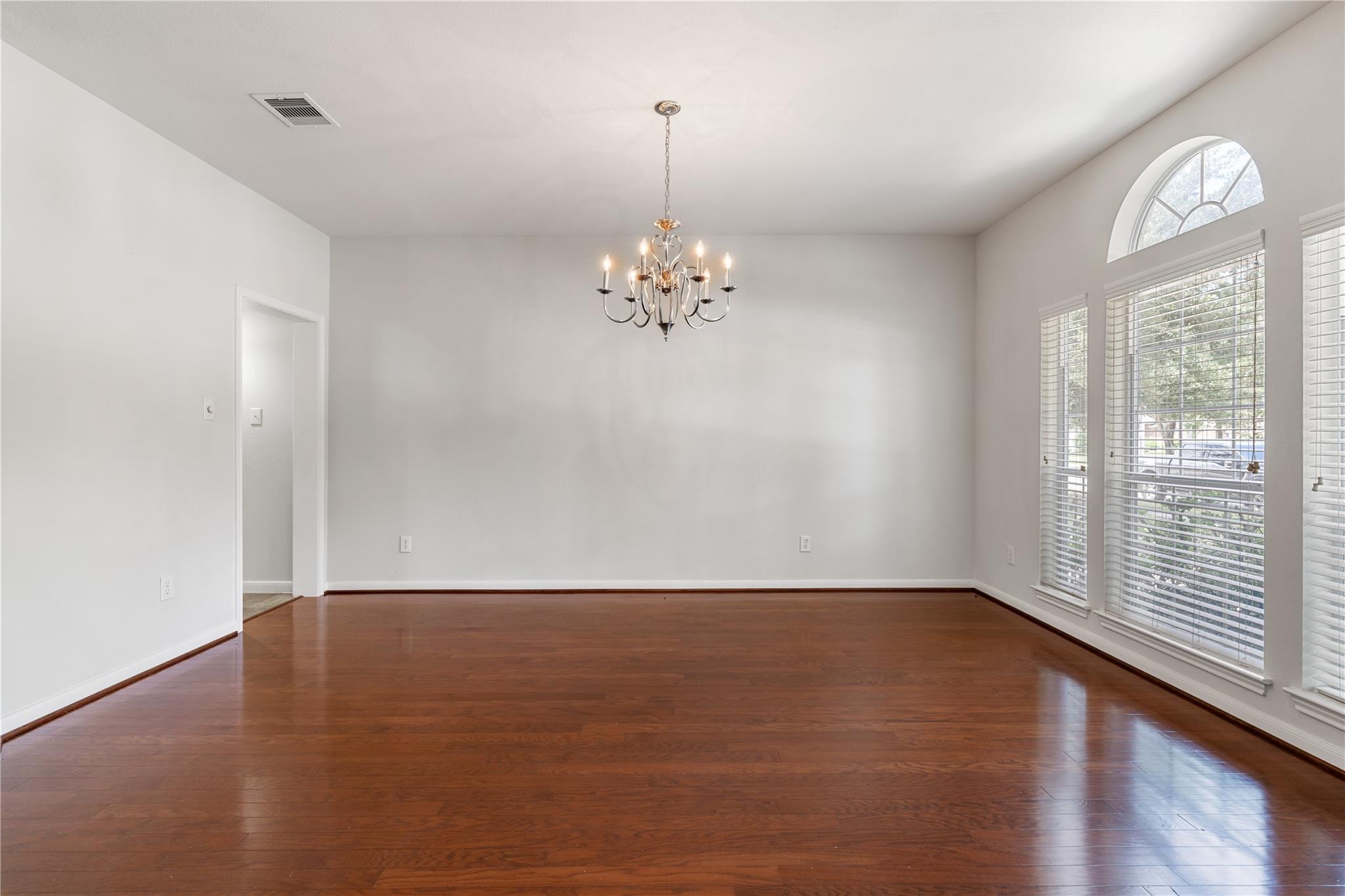 25827 Austin Springs