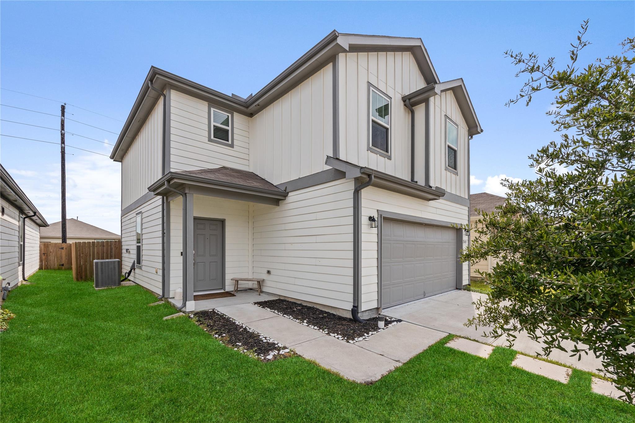 25415 Rock Spur Trail
