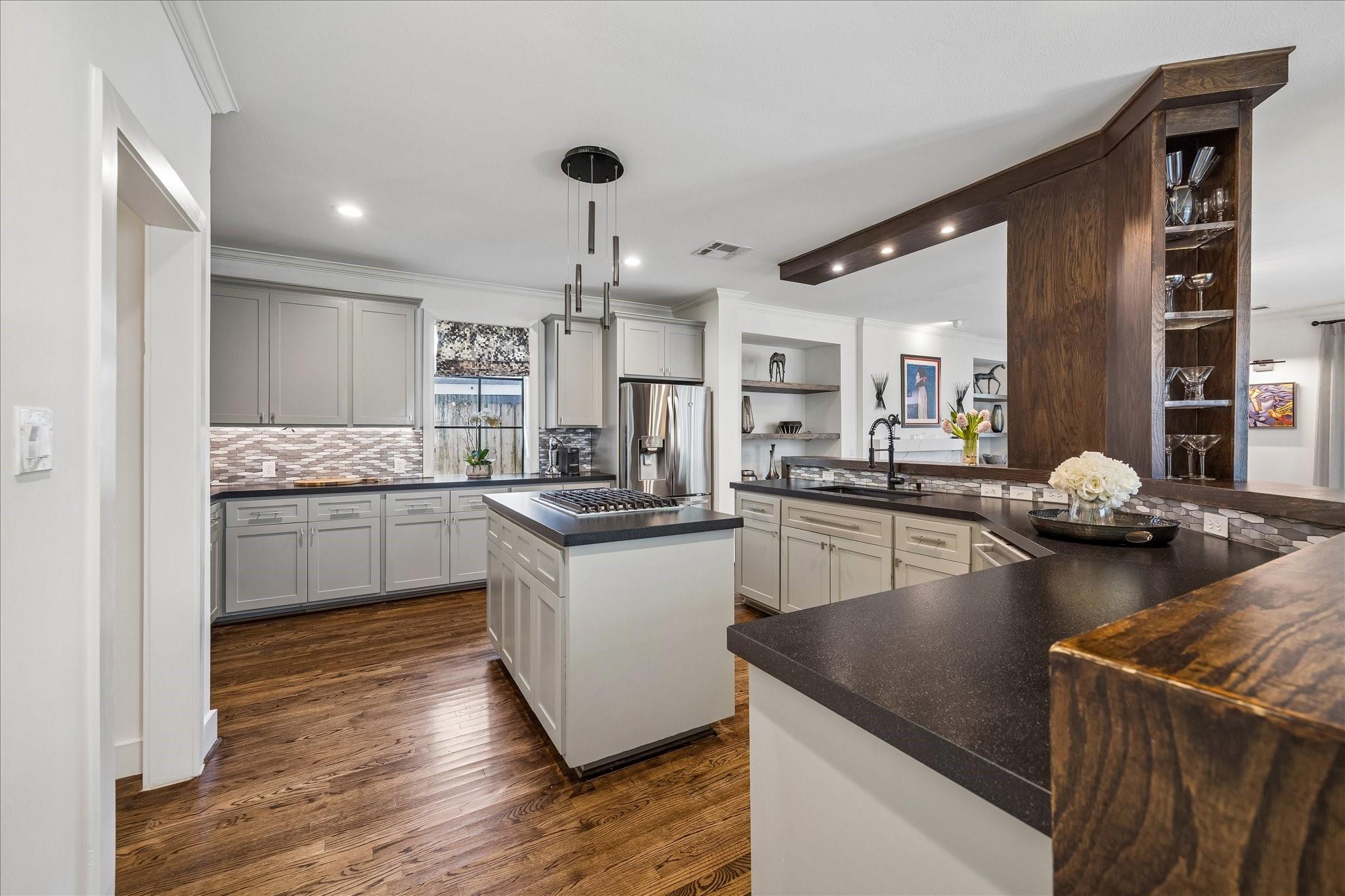 2402 Mcclendon Street