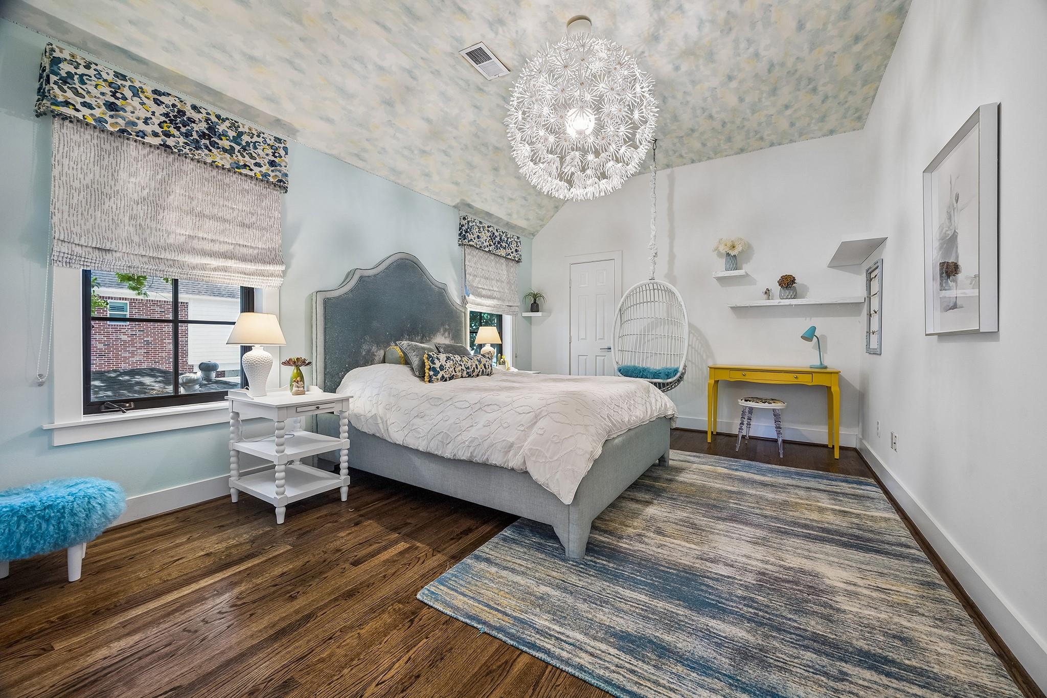 2402 Mcclendon Street