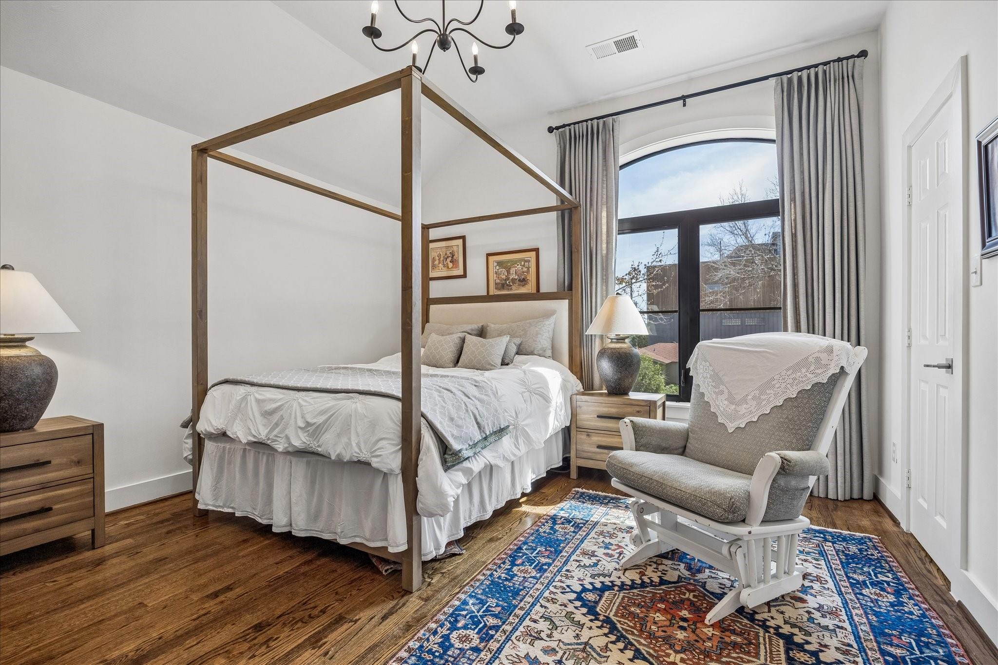 2402 Mcclendon Street