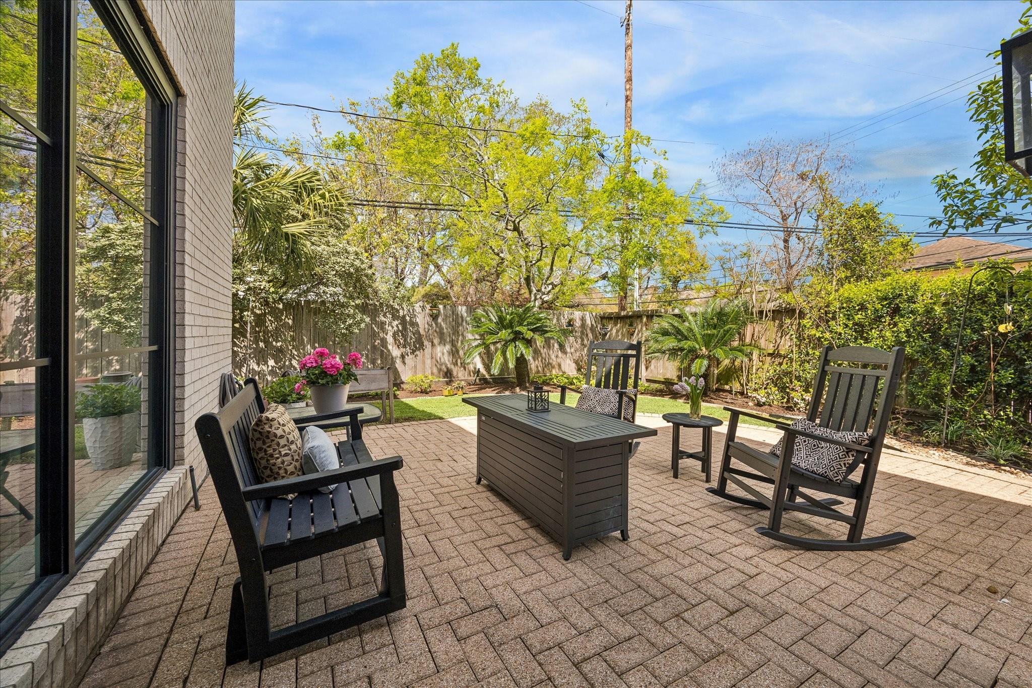 2402 Mcclendon Street