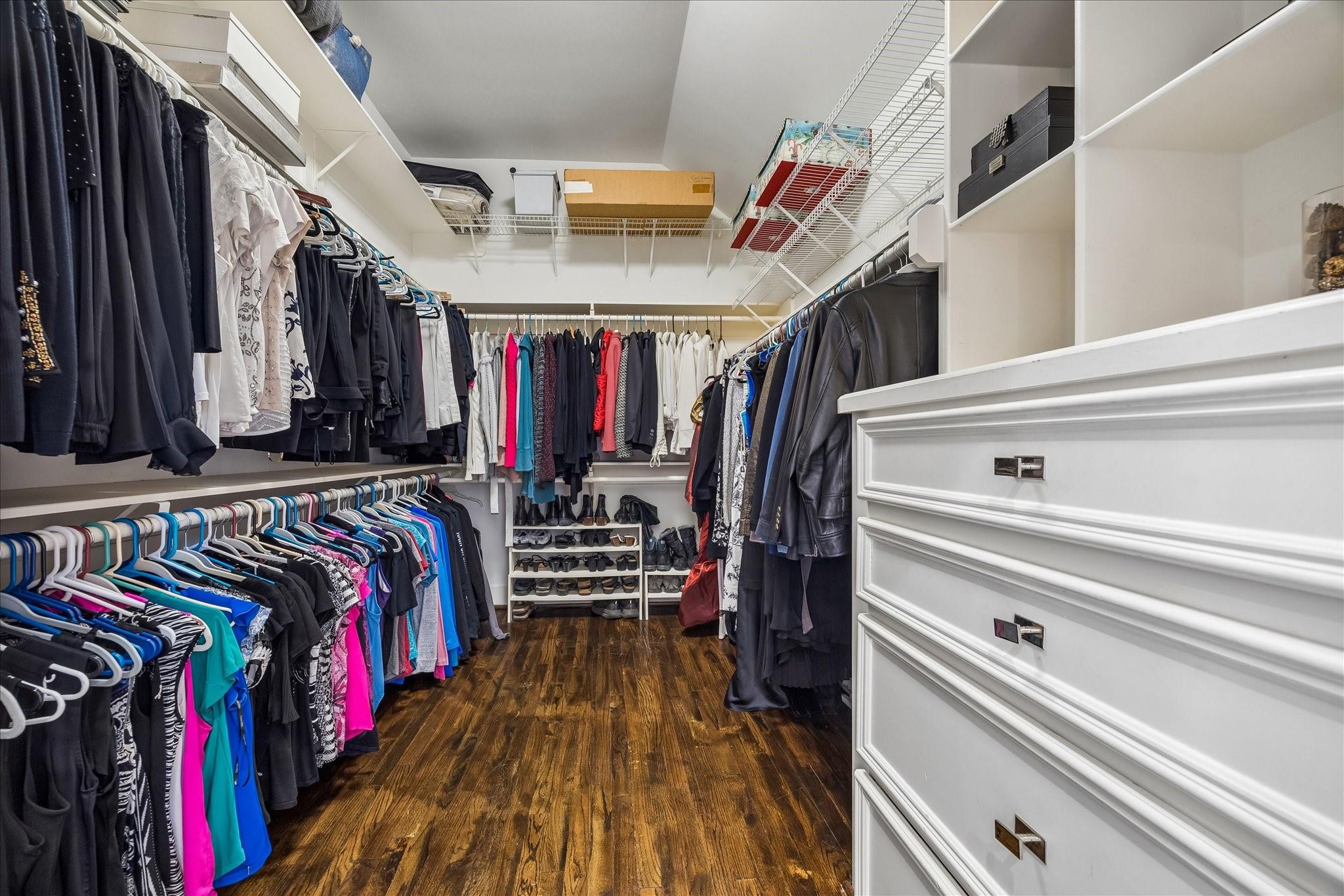 2402 Mcclendon Street