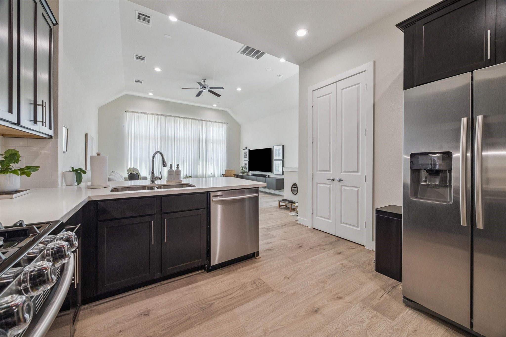 1703 Benbow Oak Place