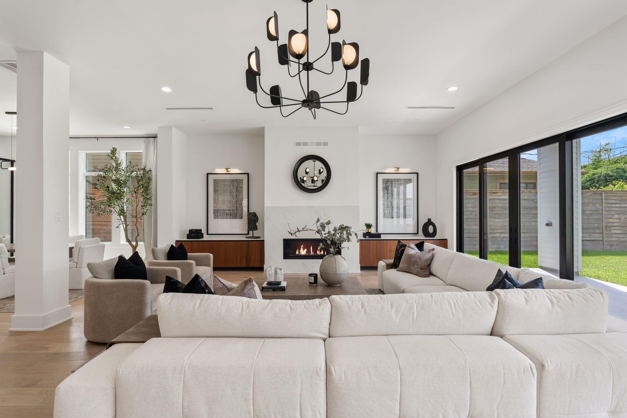 963 W 41st Street