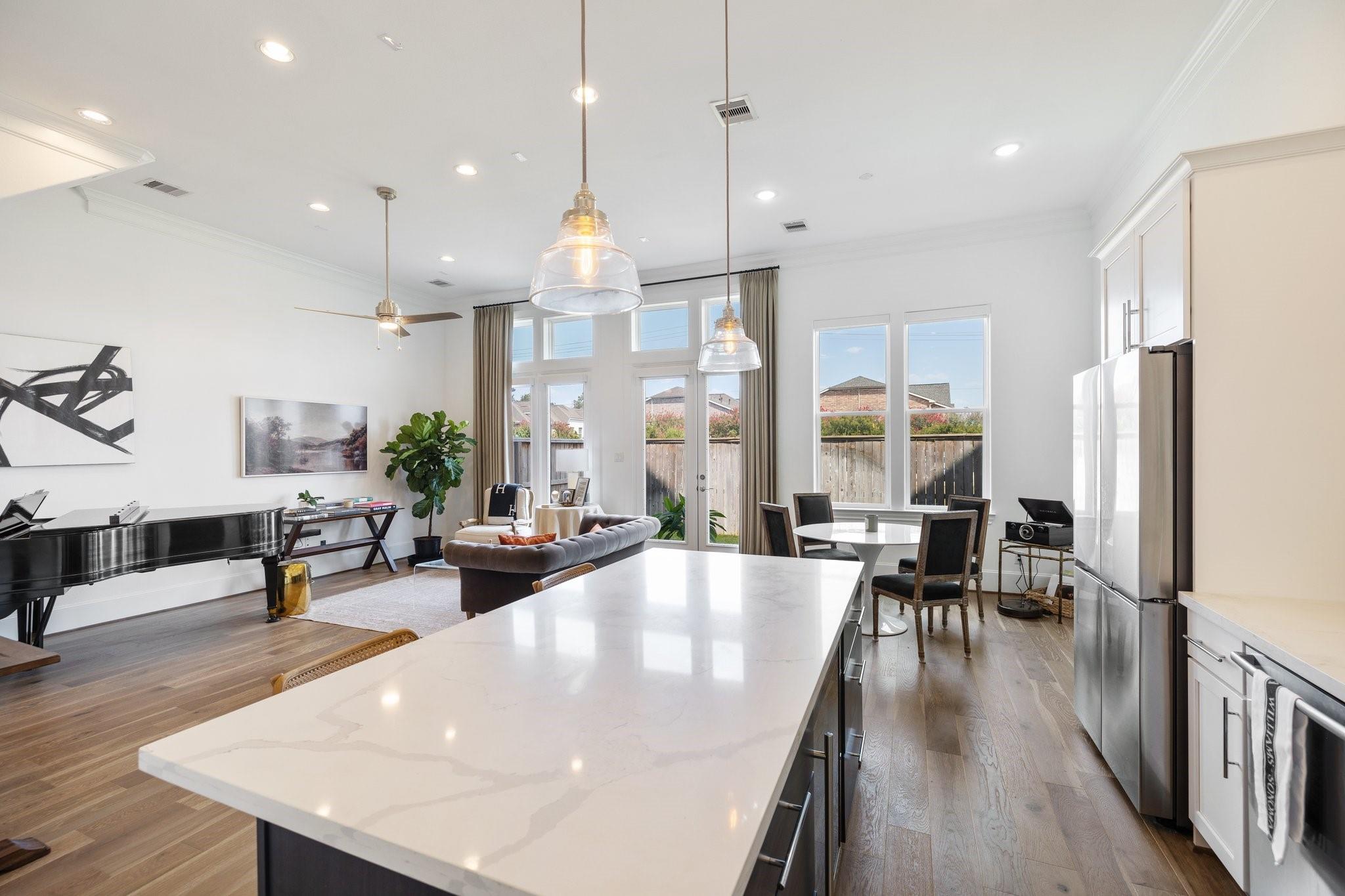 3306 W 12th Street