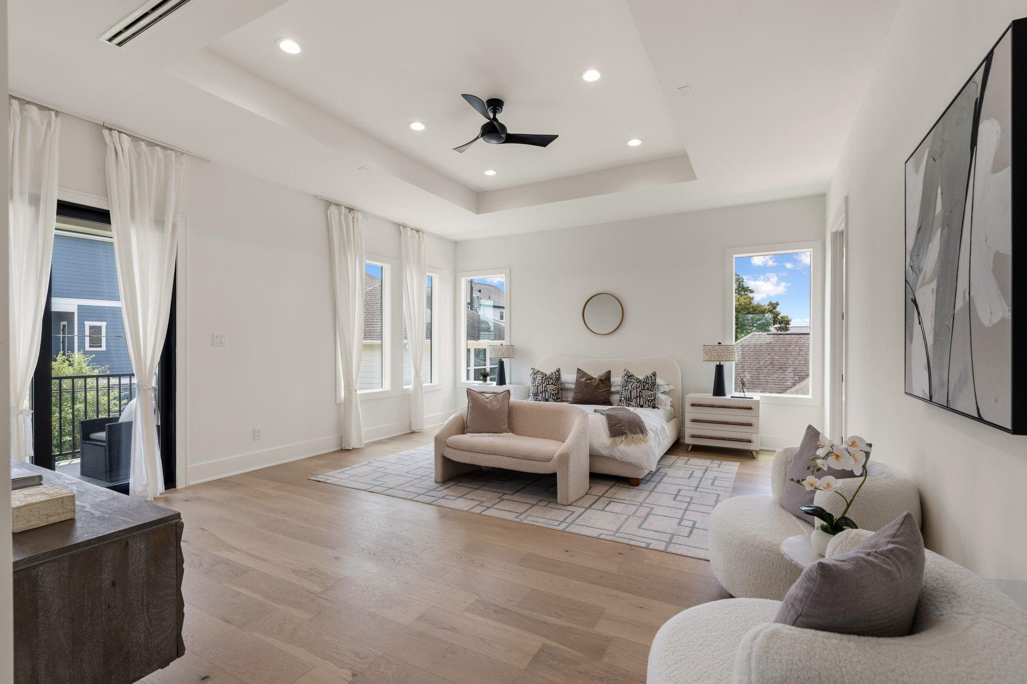 963 W 41st Street