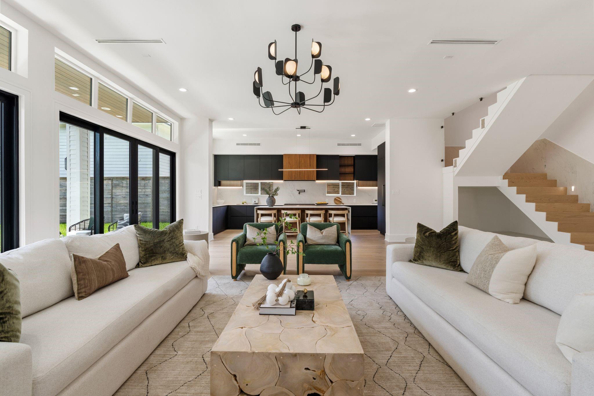 963 W 41st Street