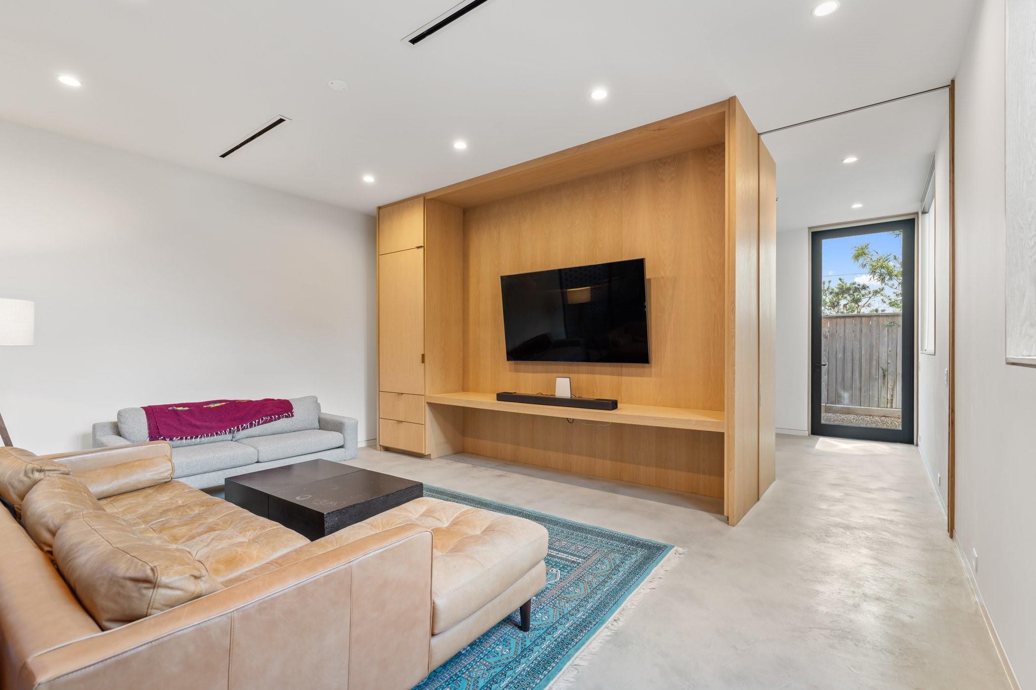 2021 Albans Road