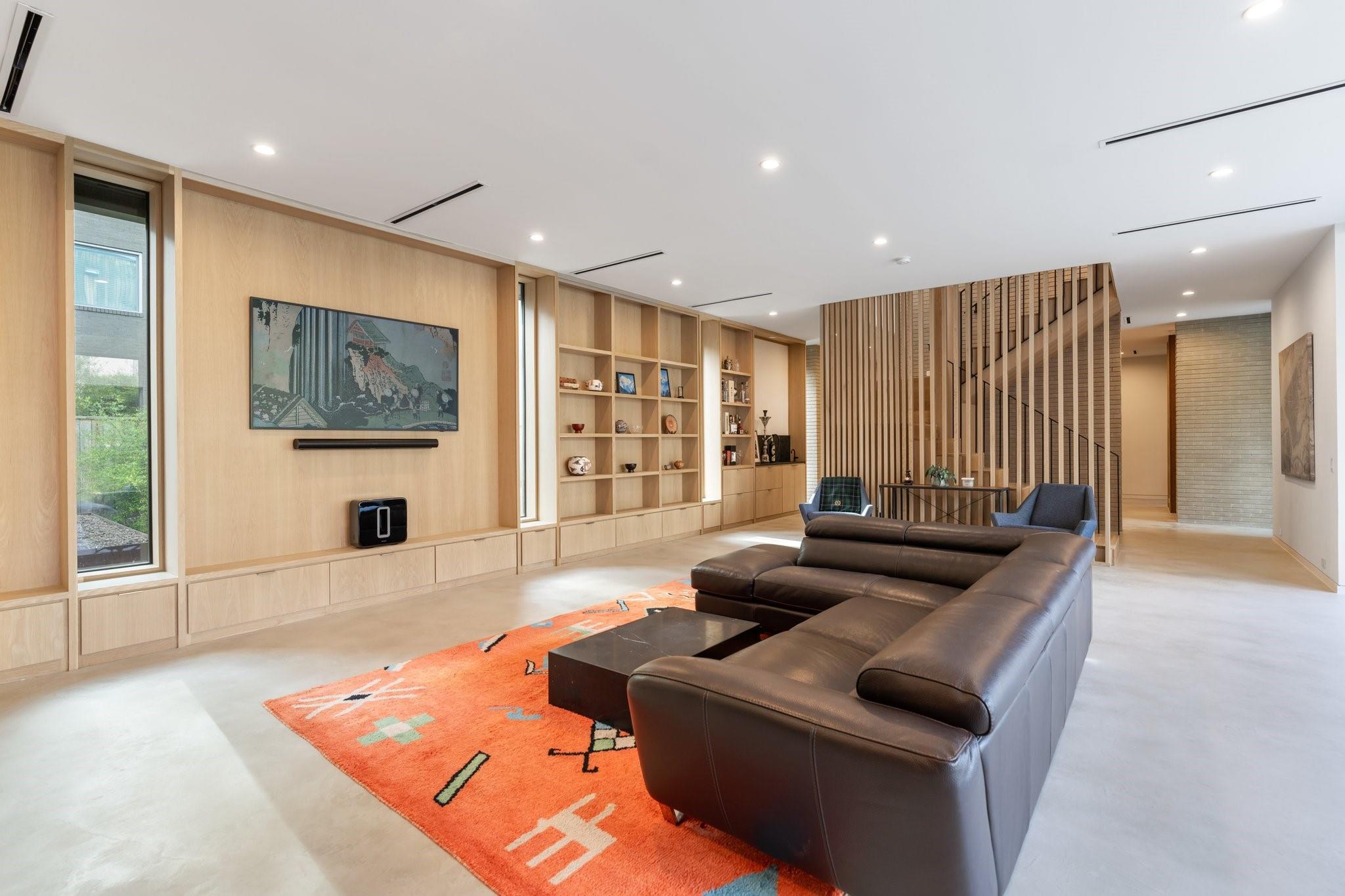 2021 Albans Road