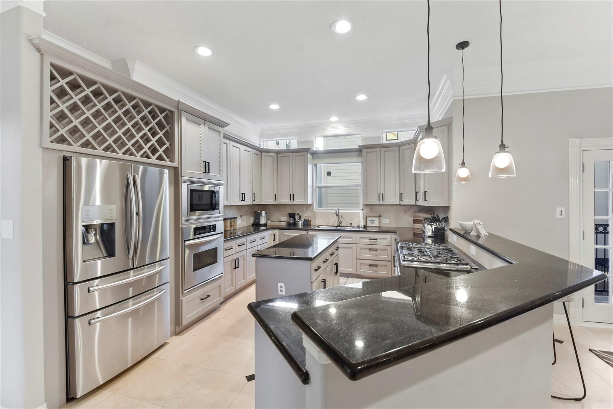 1202 W 25th Street