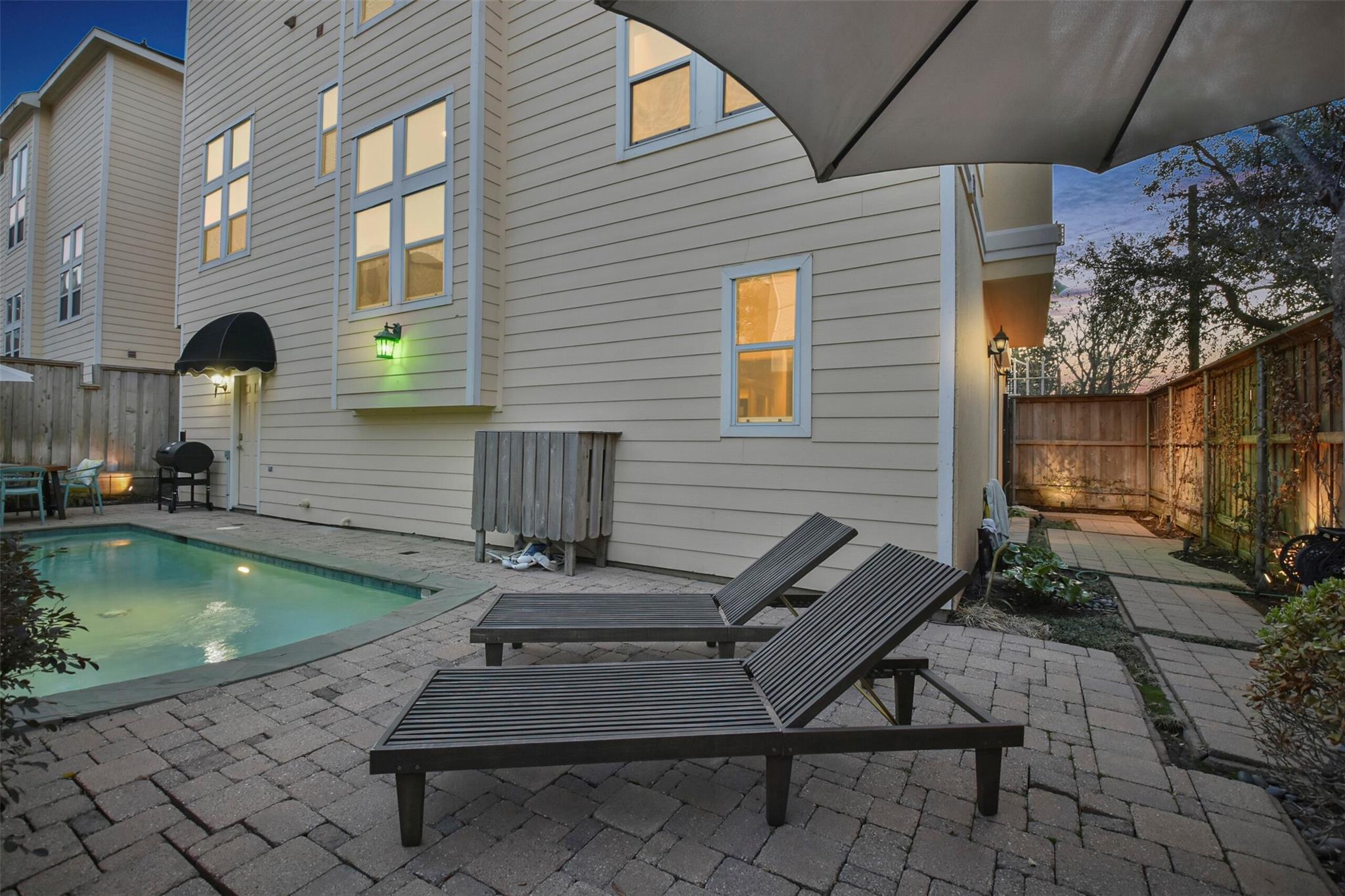 1202 W 25th Street