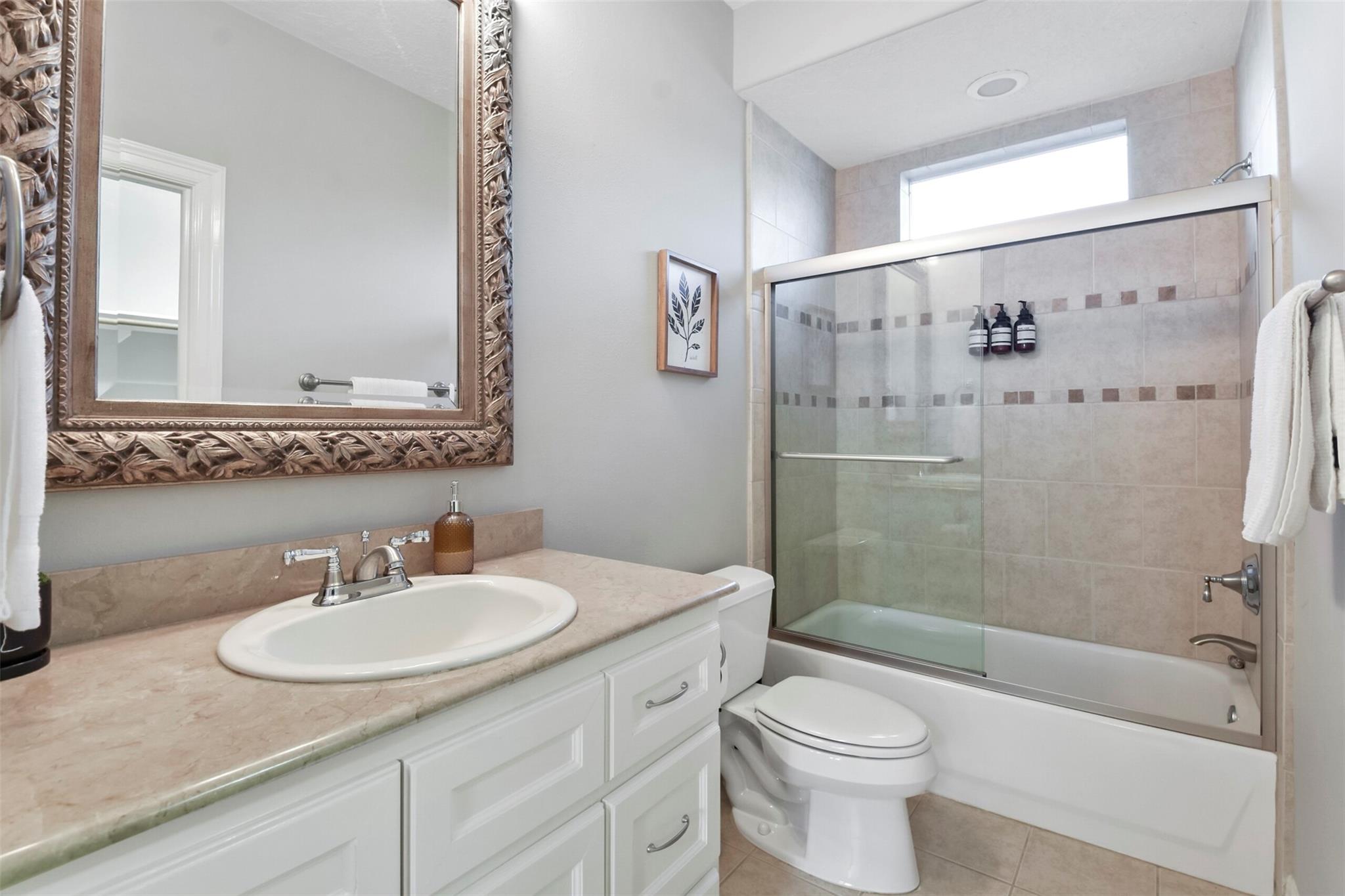 1202 W 25th Street