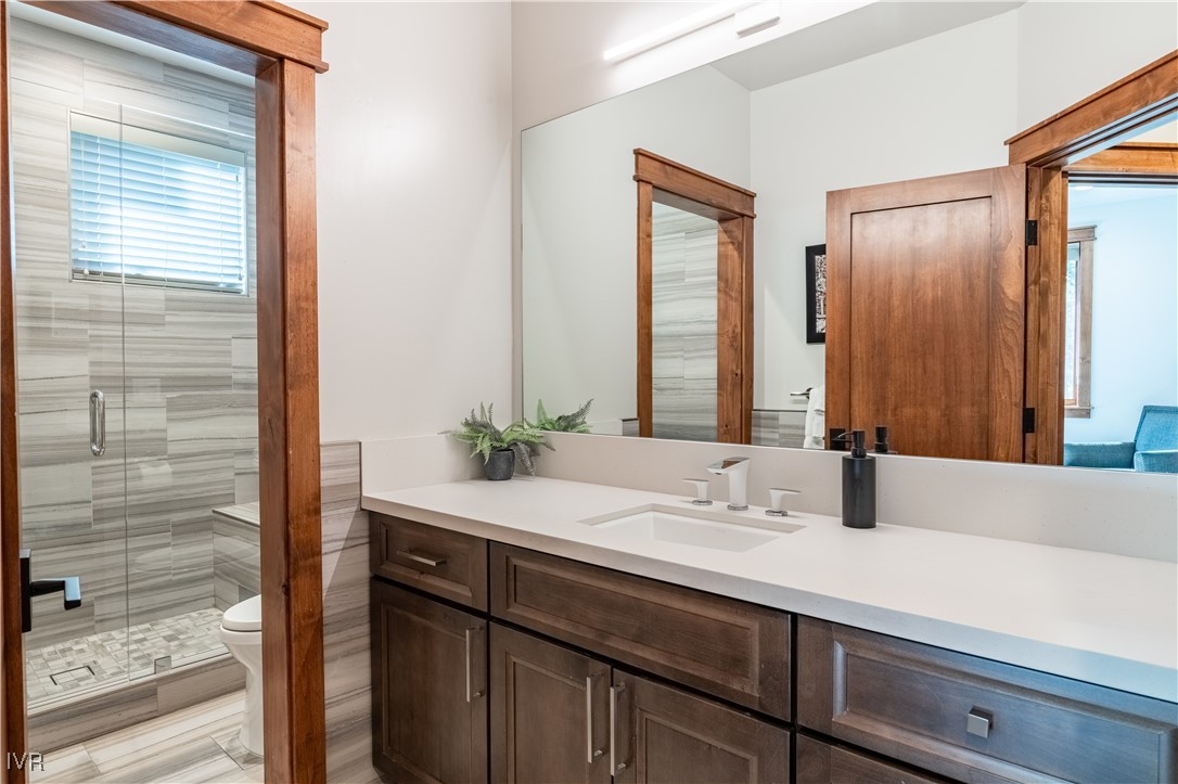 30 Lake Parkway 3