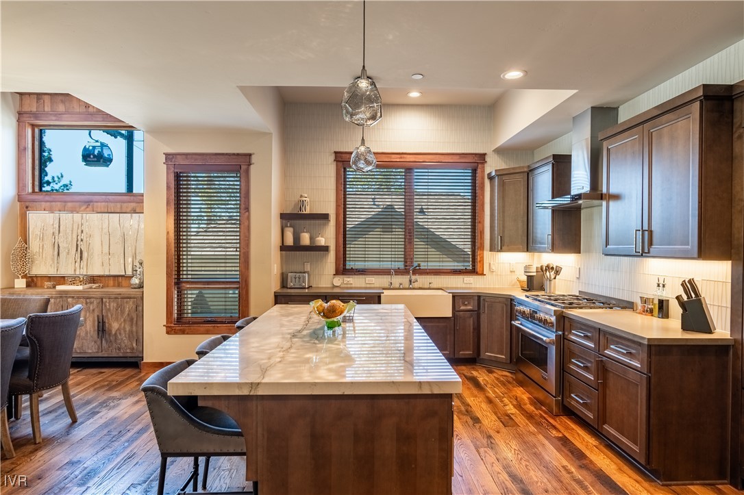 30 Lake Parkway 3