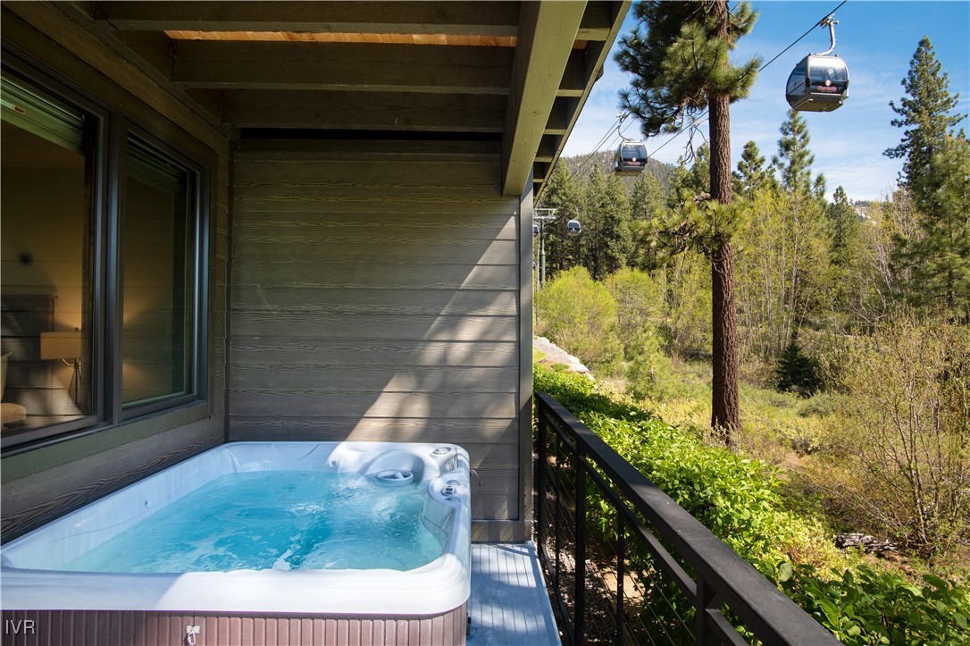 30 Lake Parkway 3