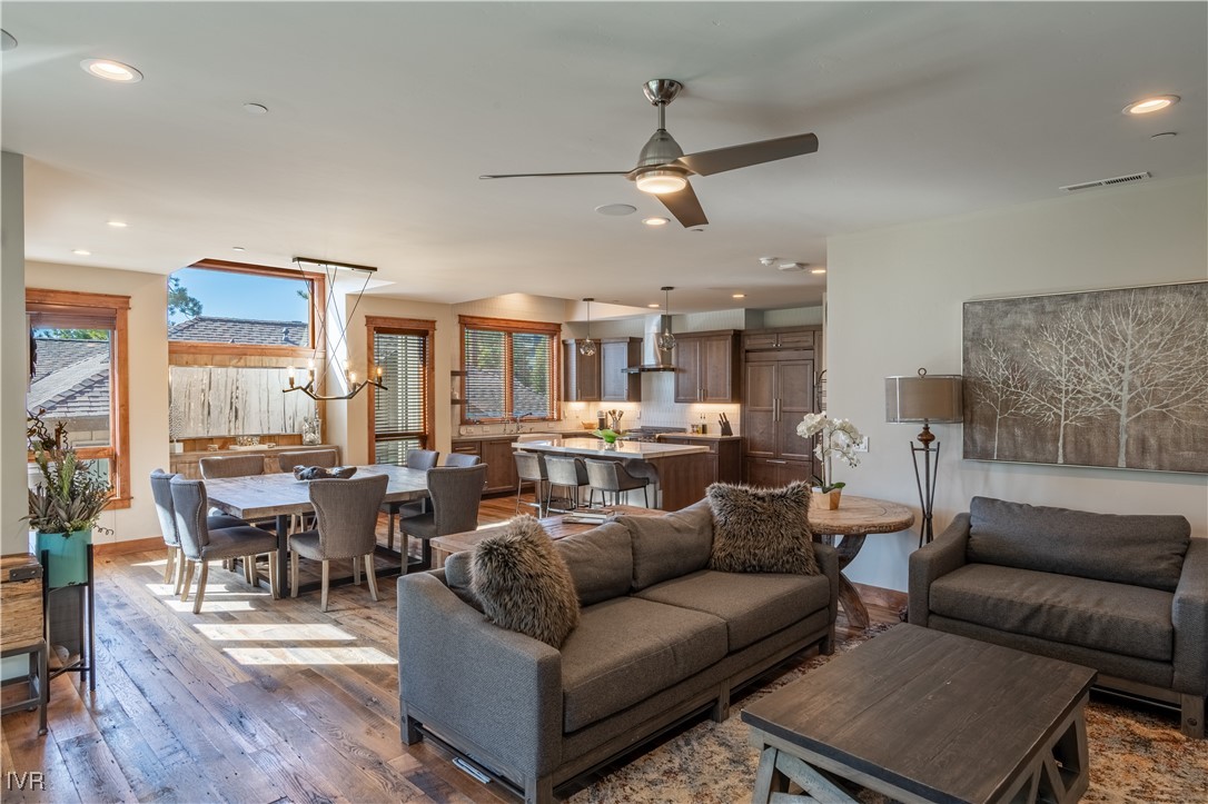 30 Lake Parkway 3