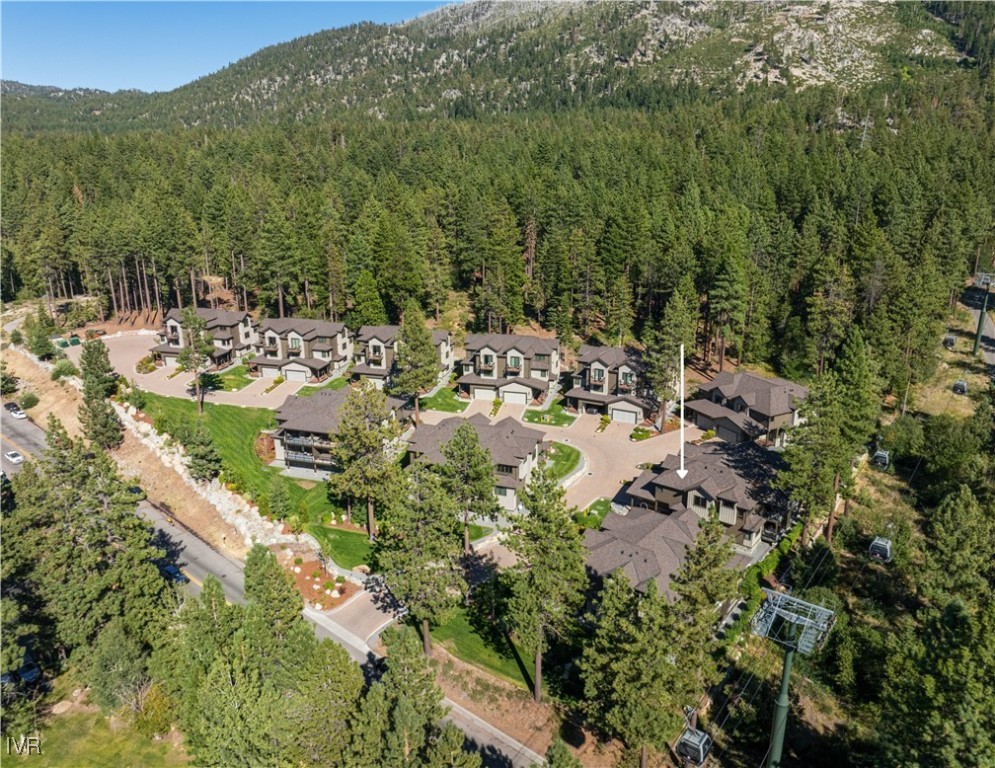 30 Lake Parkway 3
