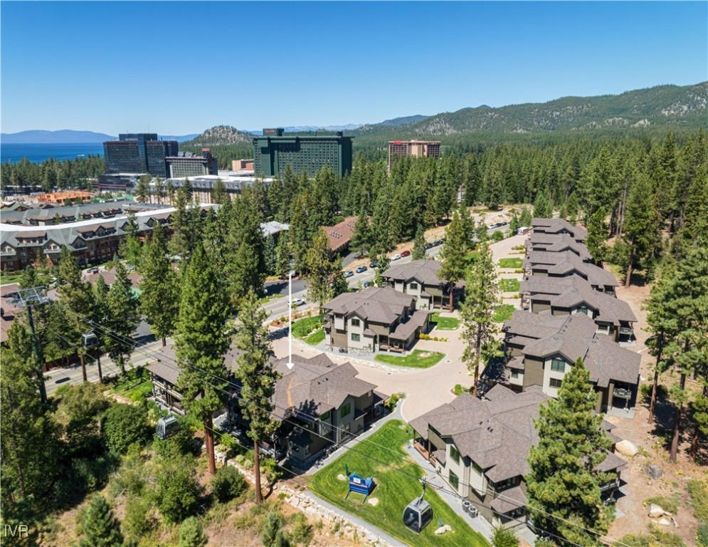 30 Lake Parkway 3