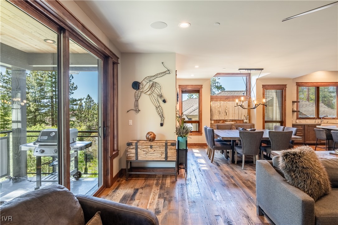 30 Lake Parkway 3
