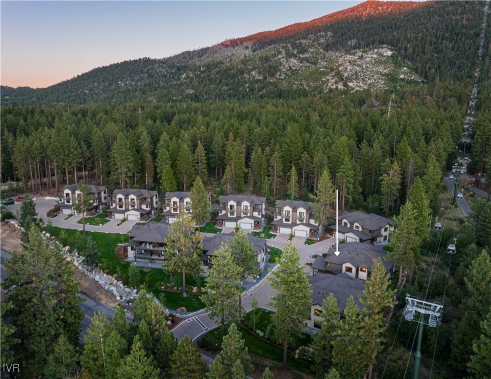30 Lake Parkway 3