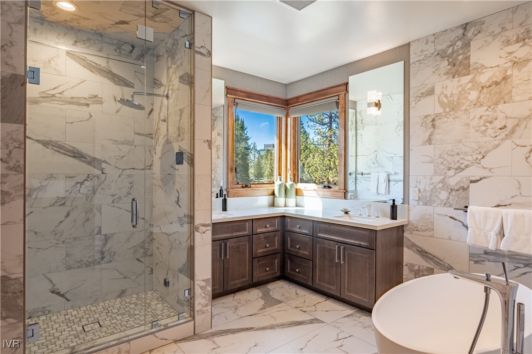 30 Lake Parkway 3