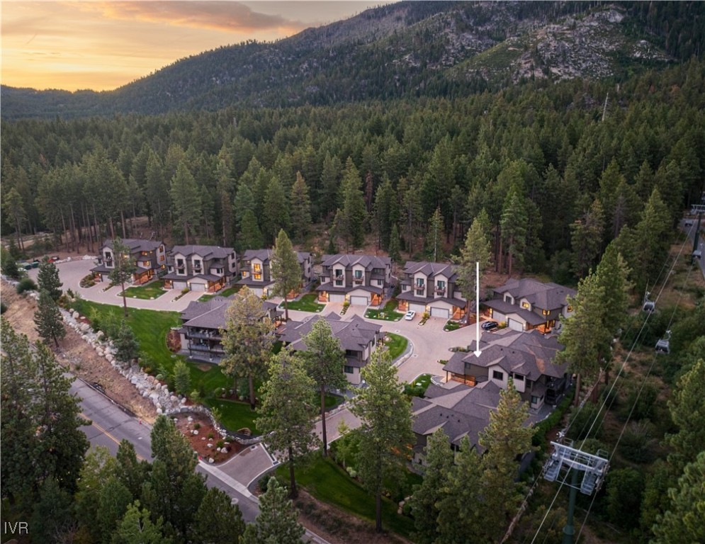 30 Lake Parkway 3