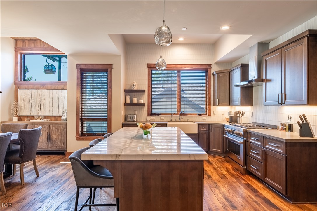 30 Lake Parkway 3