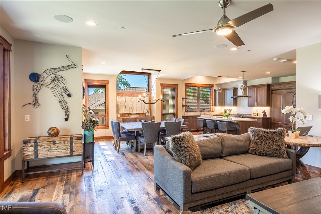 30 Lake Parkway 3