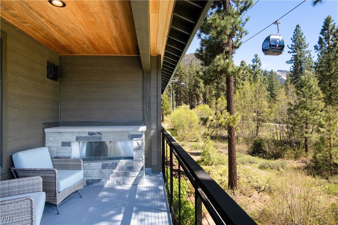 30 Lake Parkway 3
