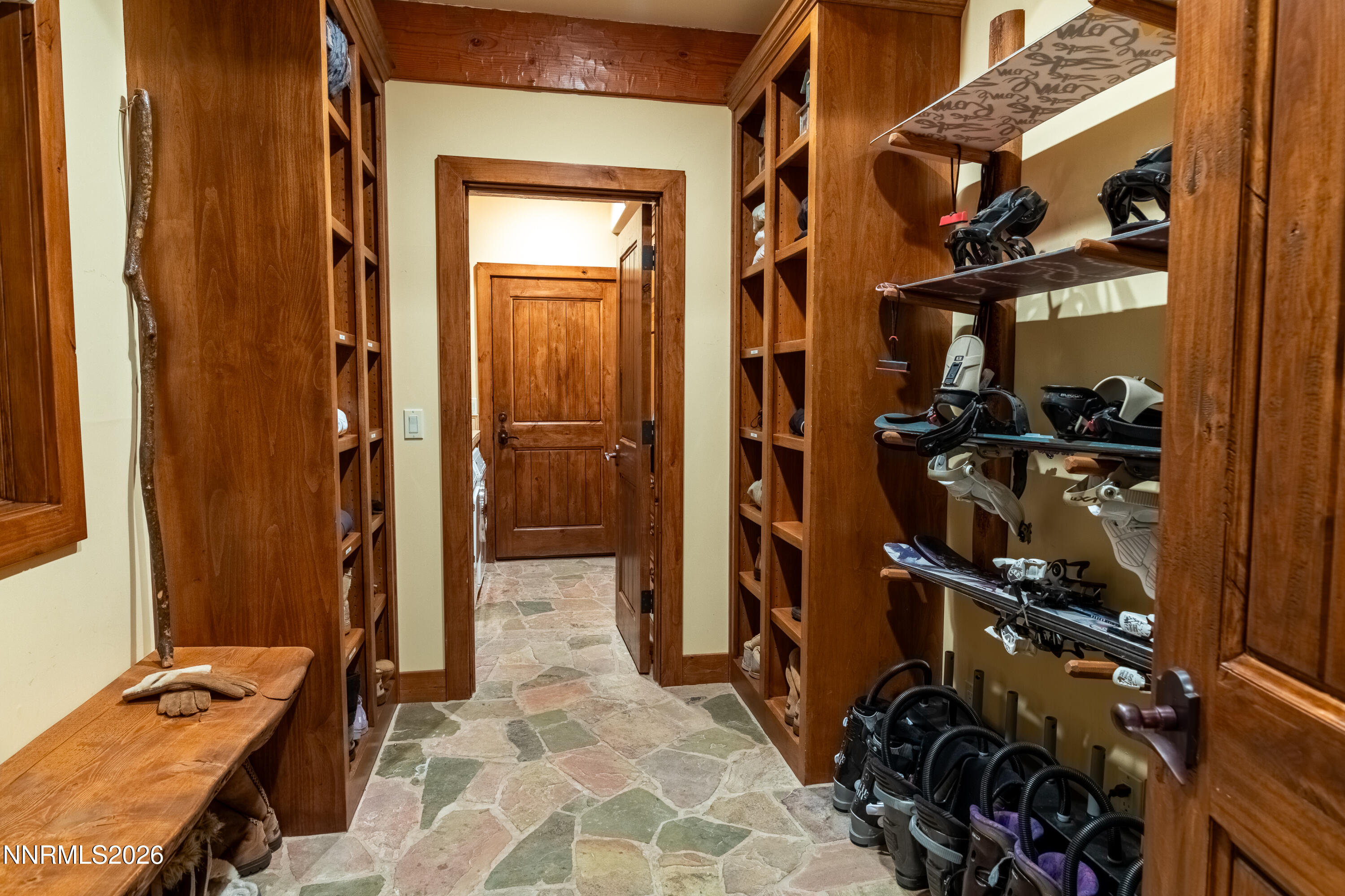 1631 Needle Peak Road