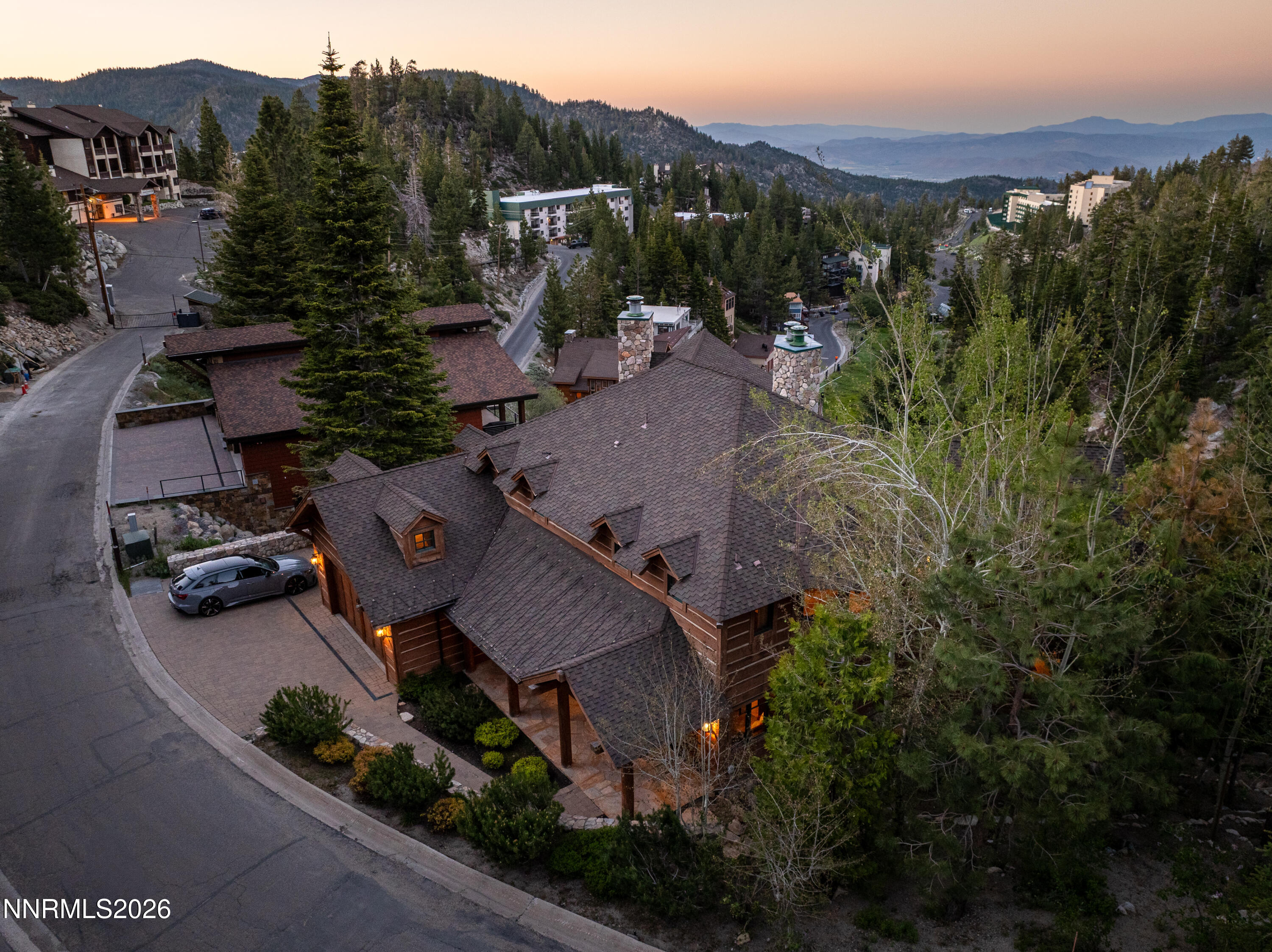 1631 Needle Peak Road