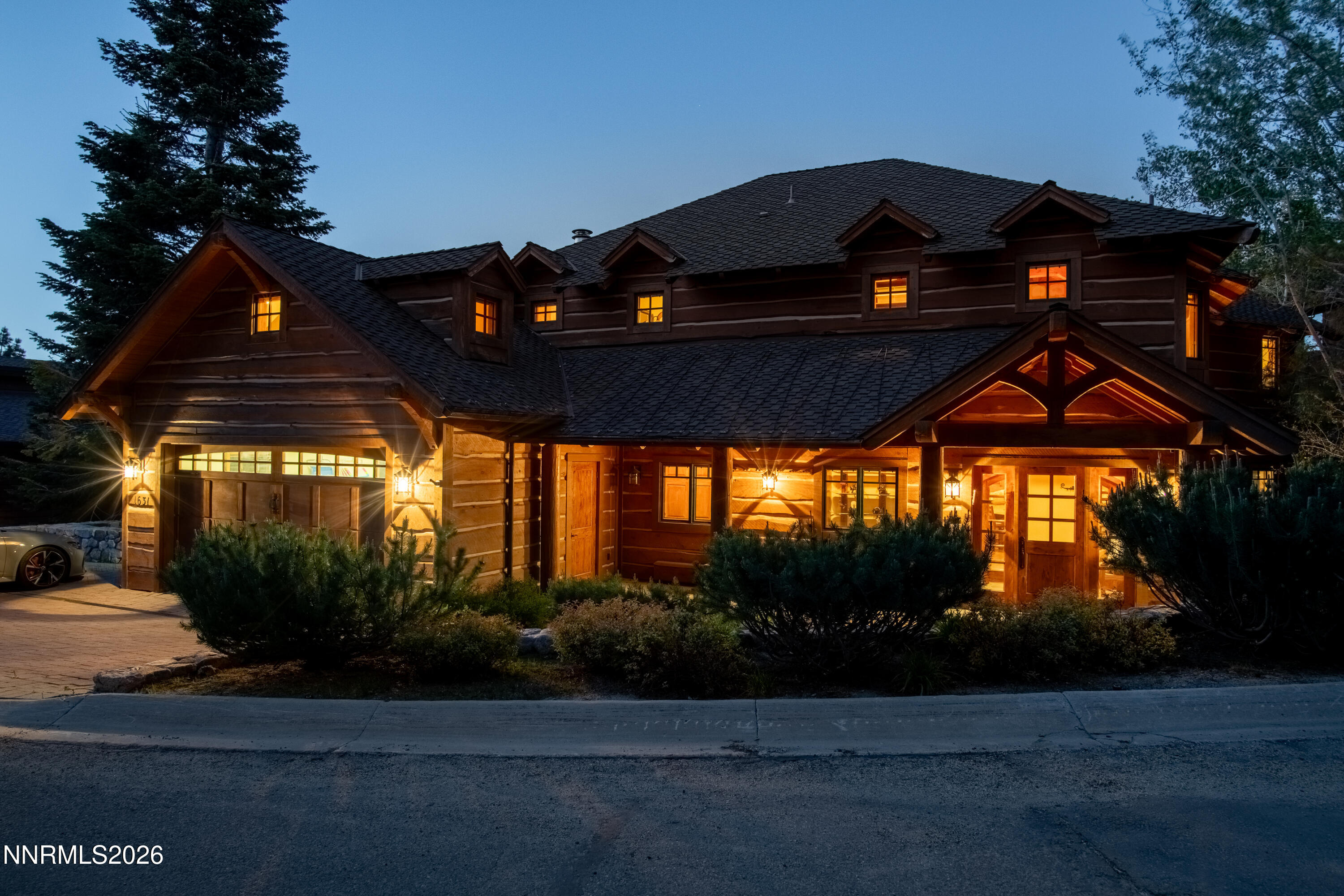 1631 Needle Peak Road
