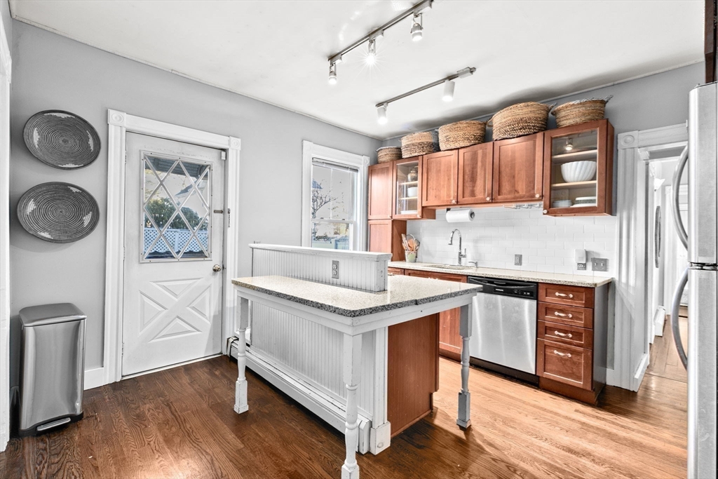 14-16 Cottage Pl # 14