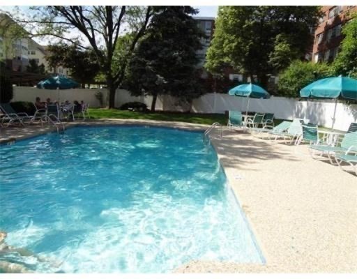 20 Hammond Pond Pkwy # 602