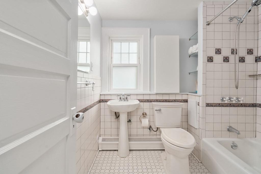 95 Langley Rd # 1