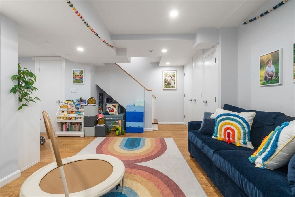 95 Langley Rd # 1