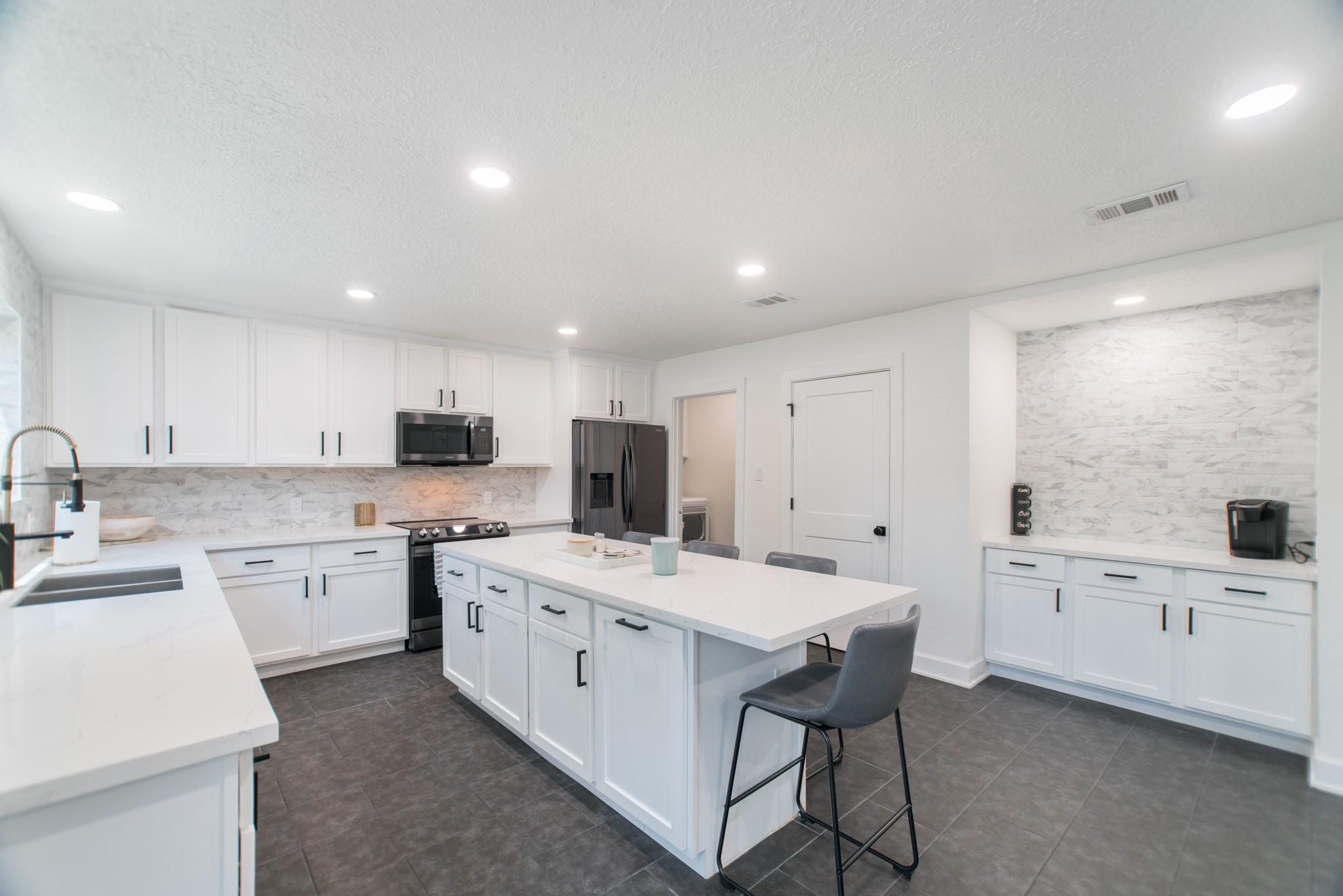 3103 Hemingway Drive