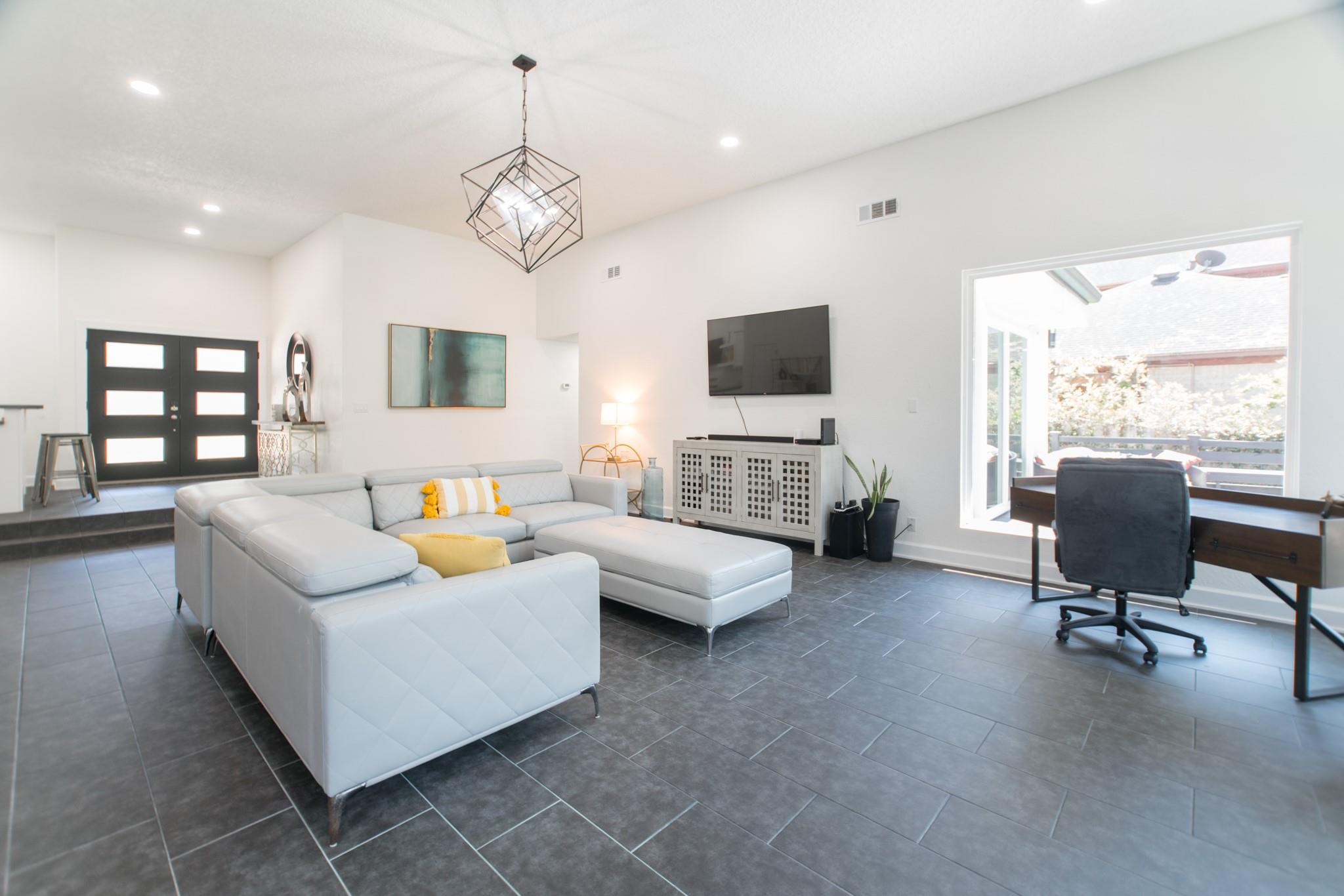 3103 Hemingway Drive