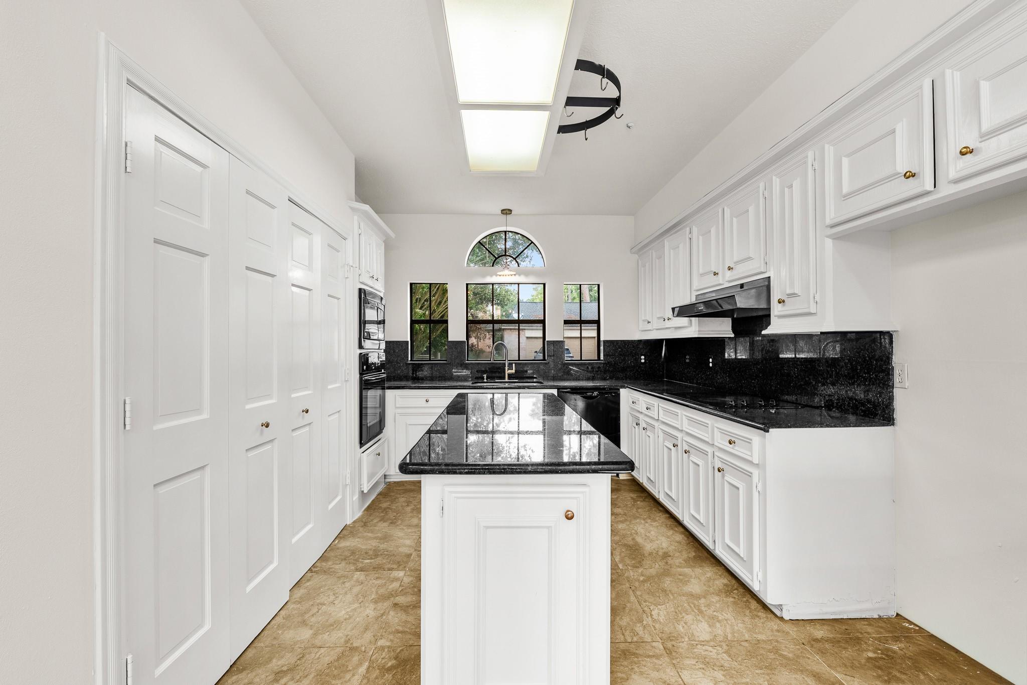 13715 Meadow Sweet Drive, Cypress