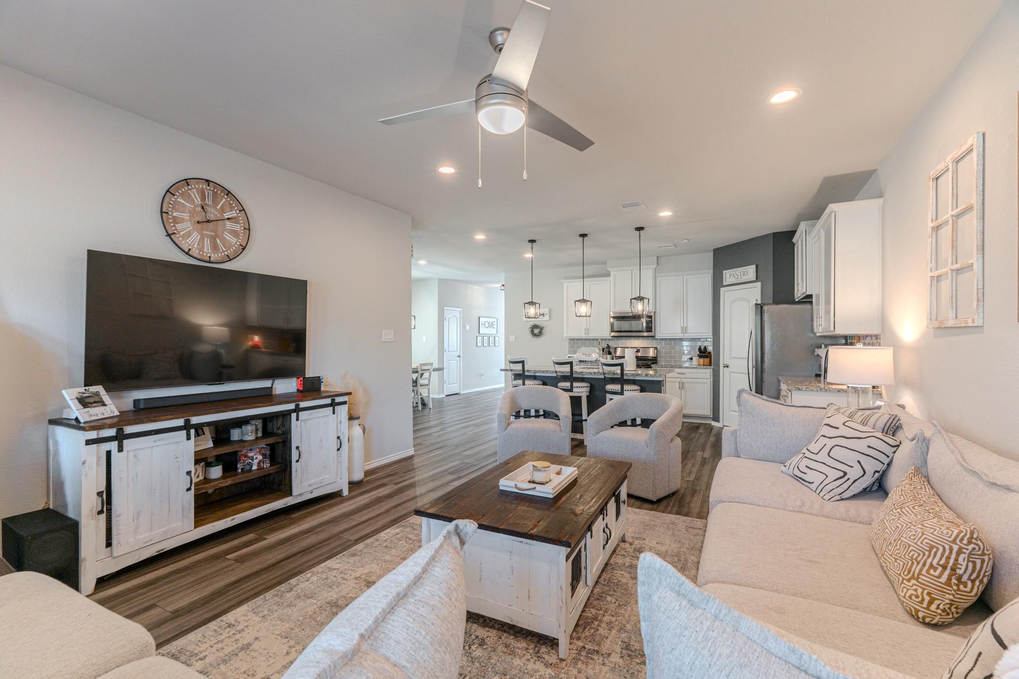 9221 Inland Leather Lane