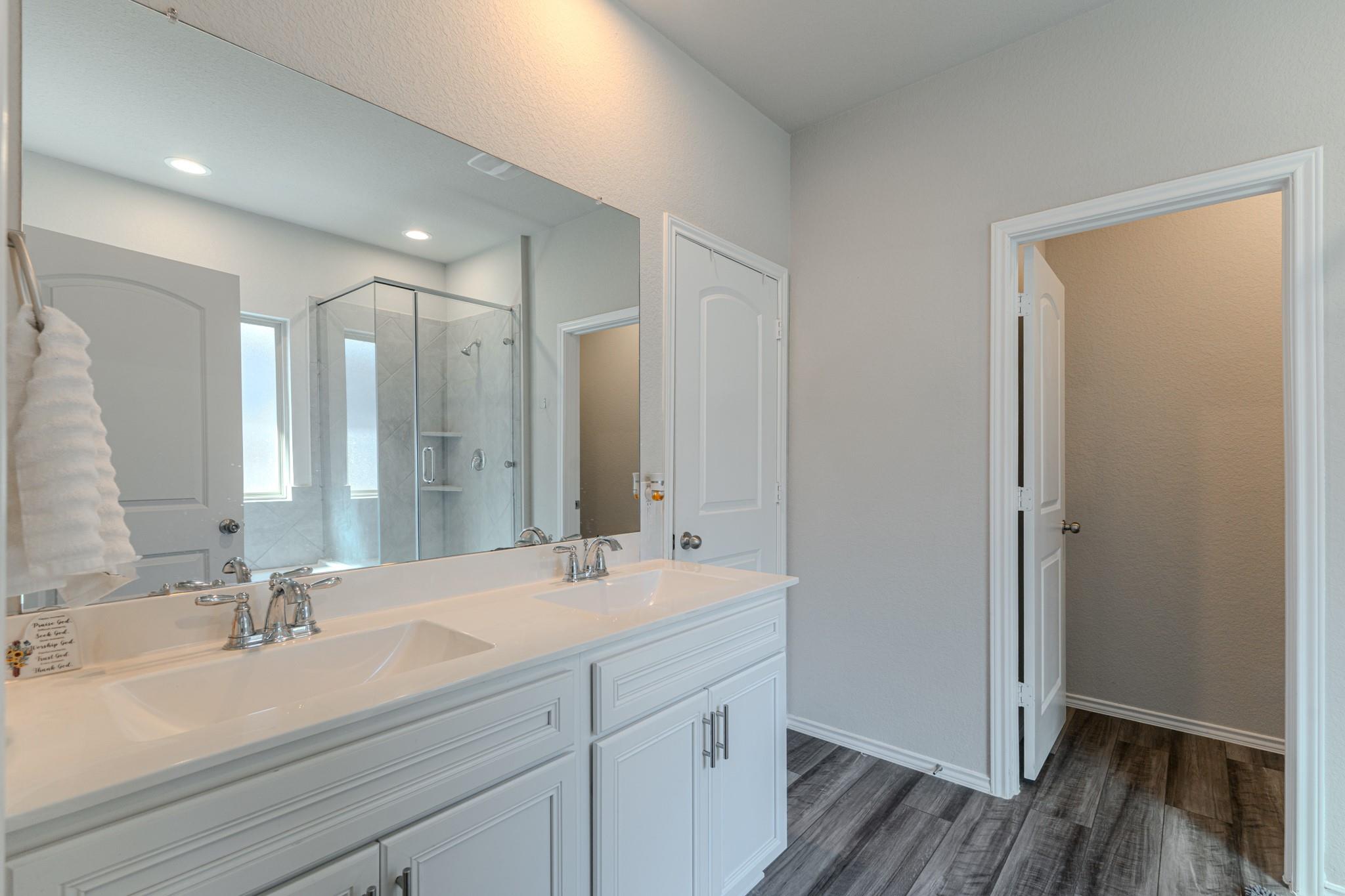 9221 Inland Leather Lane