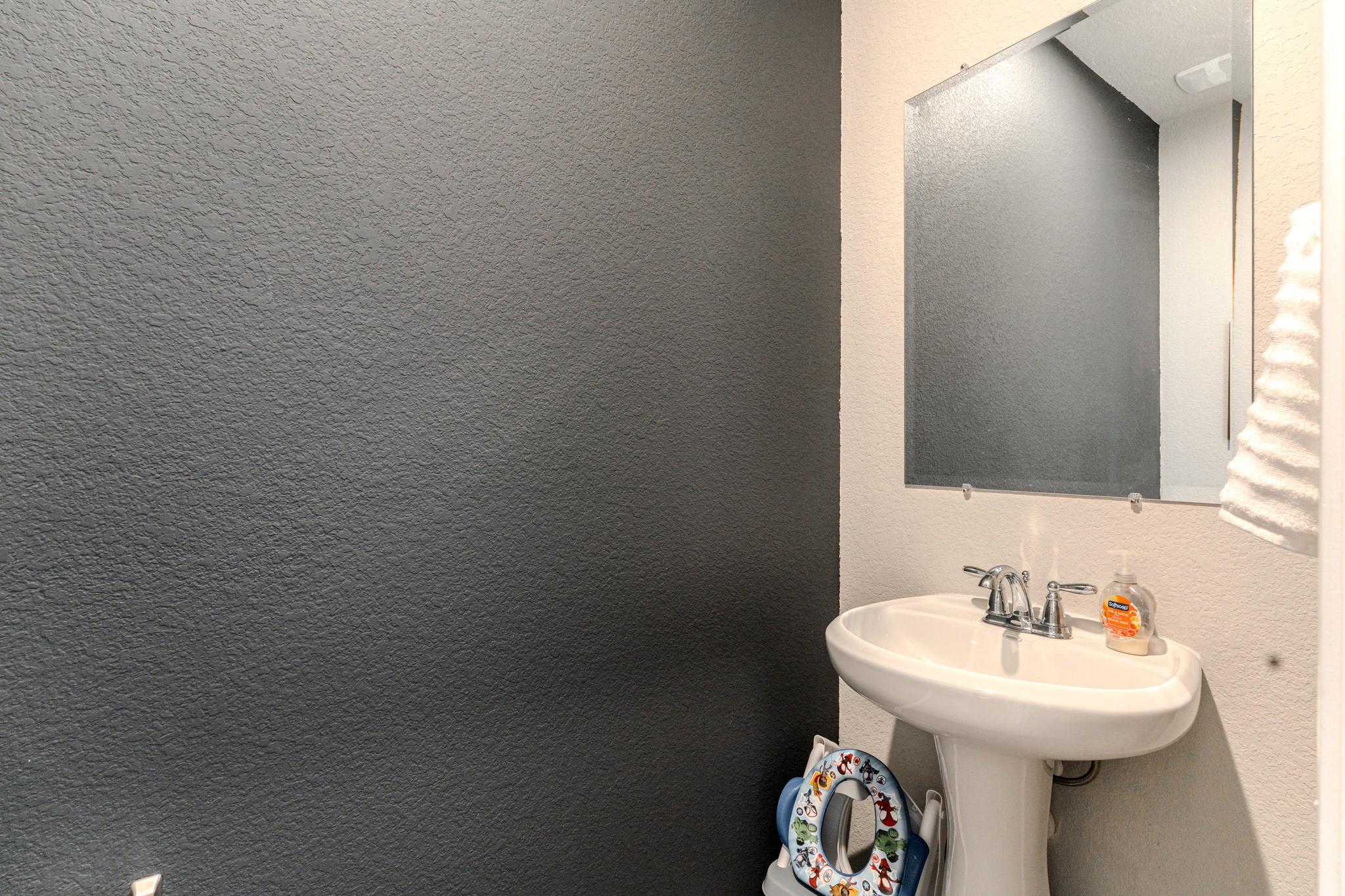 9221 Inland Leather Lane