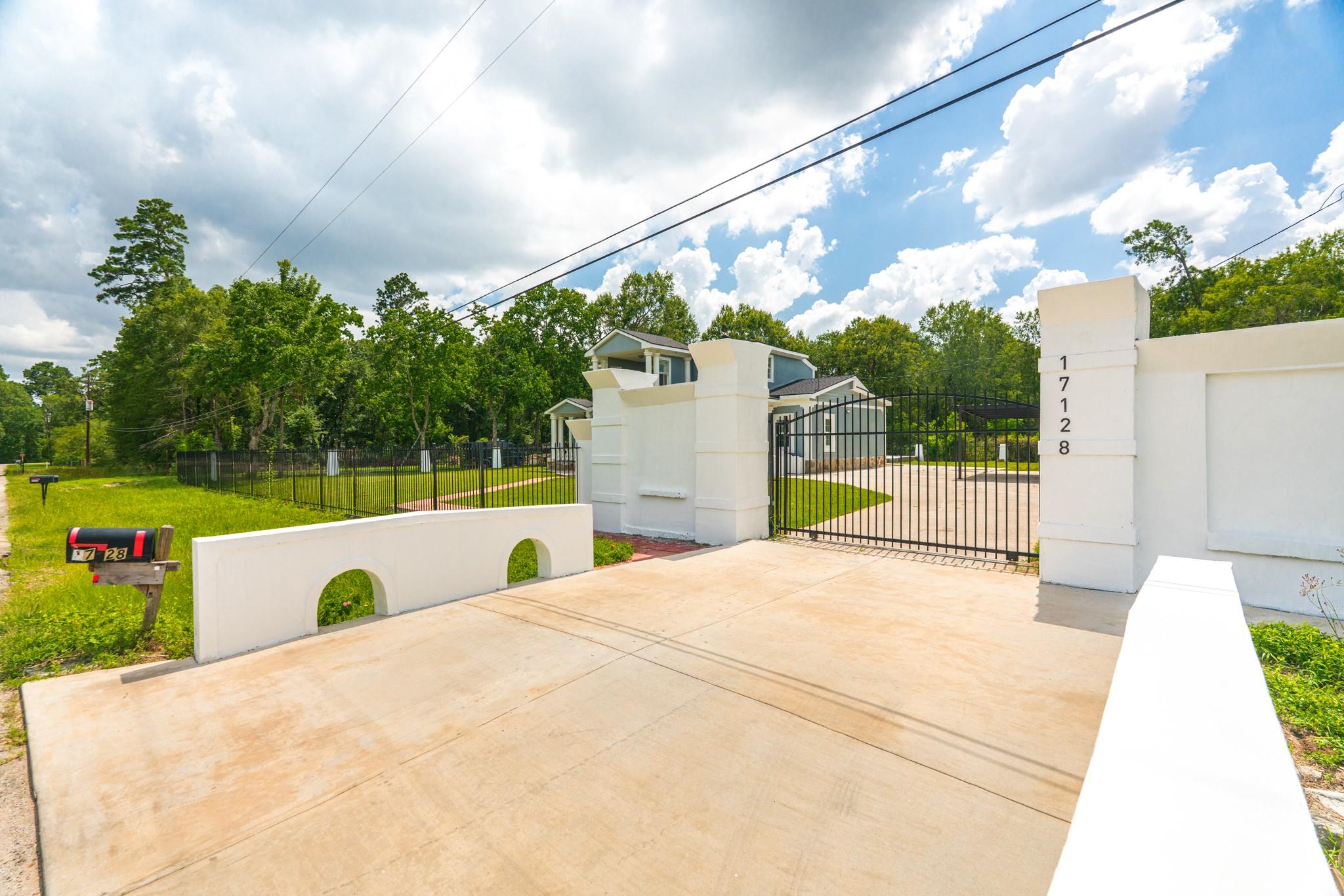 17128 Spindle Oaks Drive